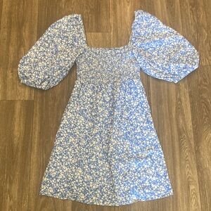 Tuckernuck Blue and White Floral dress size small